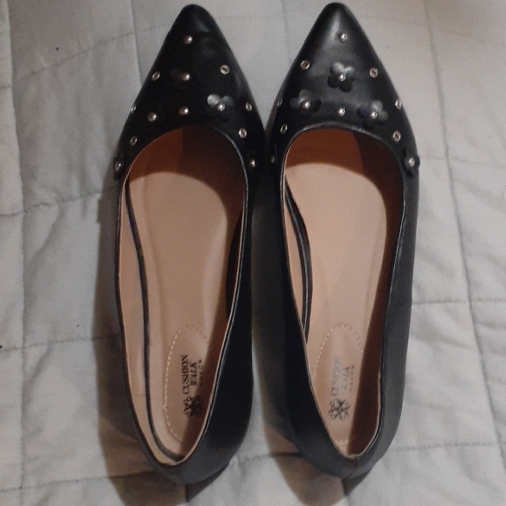 Avon cushion walk black dress or casual flats